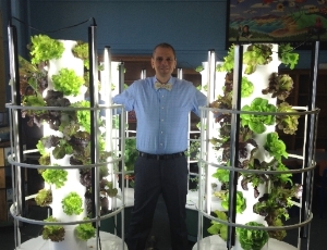 2014-10-Stephen_with_Tower_Gardens